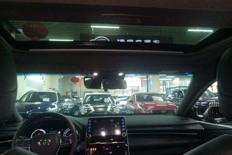 Used Toyota Avalon 2019 Dual-Engine 2.5L Luxury Edition China VI Standard Headliner