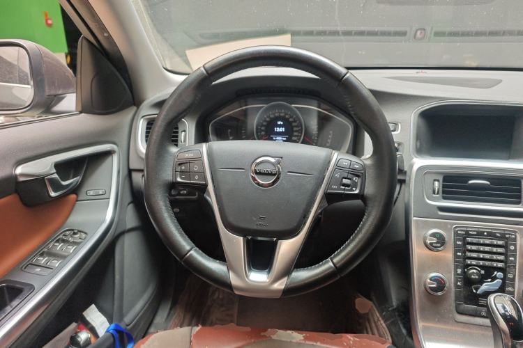 Used Volvo S60 2018 S60L T3 Smart Progress Edition Steering Wheel