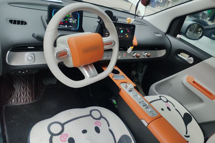 Used CHANGAN NEVO Lumin 2023 301km Honey Dew Edition Center Console