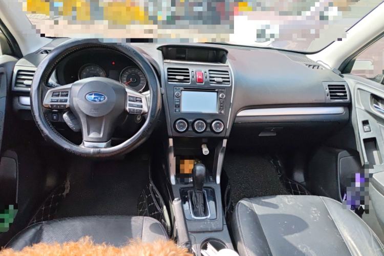 Used Subaru Forester 2013 2.5i Automatic Luxury Edition Center Console