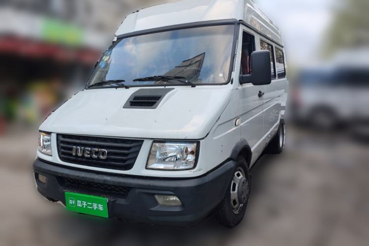 Used Iveco Daily 2017 2.5T A35 Passenger Van 5-7 Seats Model 47Z5