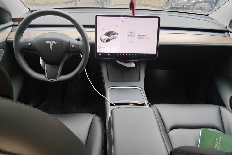 Used Tesla Model Y 2021 Long-Range All-Wheel-Drive Version 3D7
