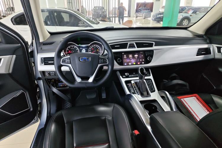 Used Geely Auto Emgrand X7 Sport 2018 1.8TD Automatic Two-Wheel Drive Zhiya Model Center Console