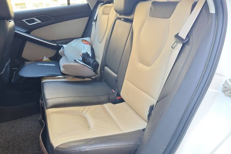 Used JMC Yusheng S330 2016 1.5L GTDi Automatic Two-Wheel Drive Fashion Edition
