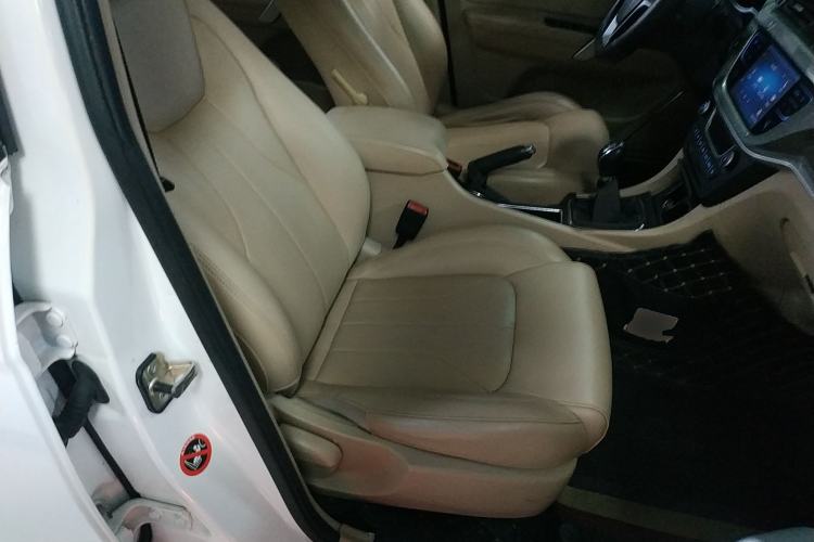 Used Geely Auto Emgrand 2017 Sedan Million Edition 1.5L Manual Luxury Model Right Front Seat