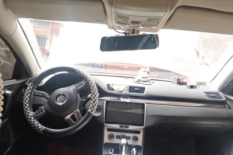 Used Volkswagen Magotan 2012 2.0 TSI Ultimate Edition Center Console