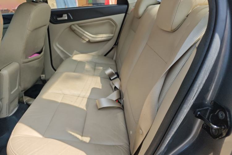 Used Ford Focus 2013 Sedan Classic 1.8L Manual Fashion Edition