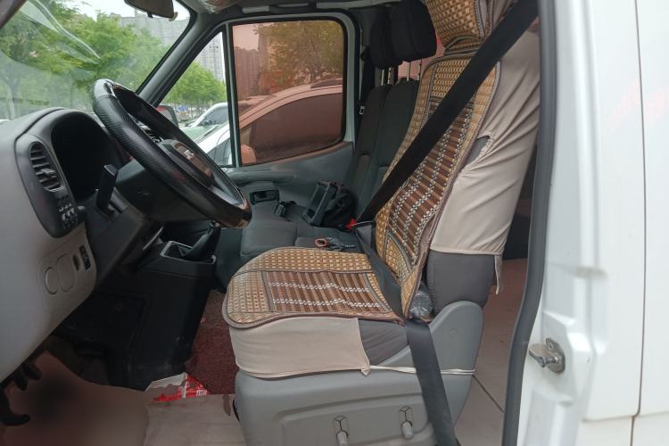 Used JMC Transit 2017 2.8T Commercial Version Short Wheelbase Mid-Roof 6/7/8-Seater JX493 Left Front Seat