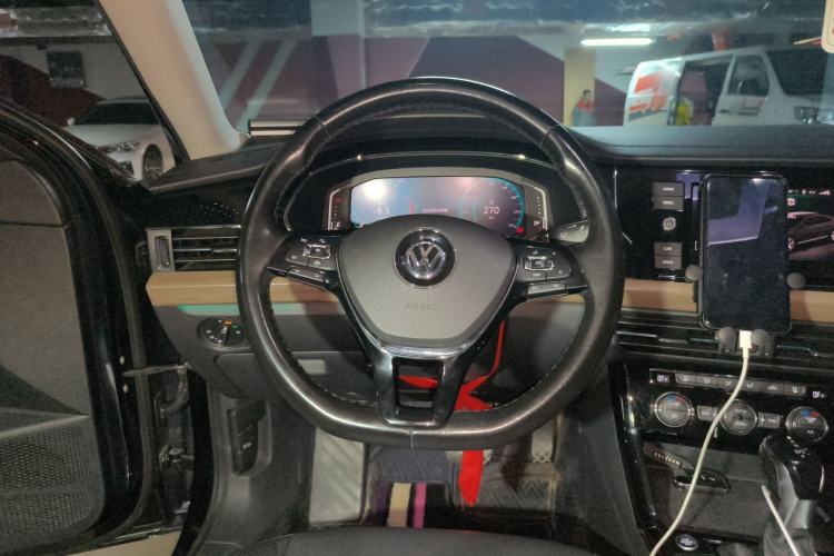 Used Volkswagen Passat 2020 330TSI Luxury Edition China VI