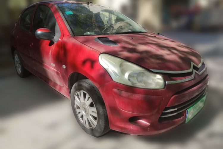 Used Citroen C2 2013 CROSS 1.4L Manual Sport Model Front Right 45 Deg