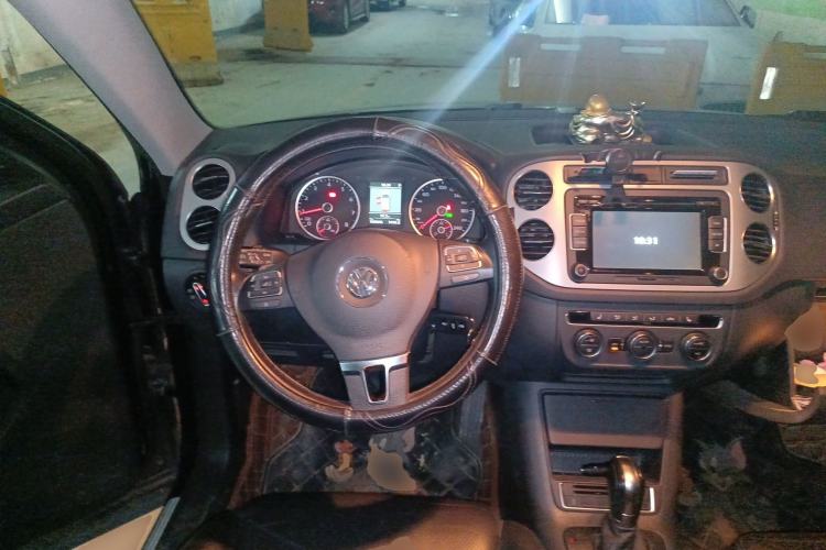 Used Volkswagen Tiguan 2013 1.8 TSI Automatic All-Wheel Drive Luxury Model Steering Wheel