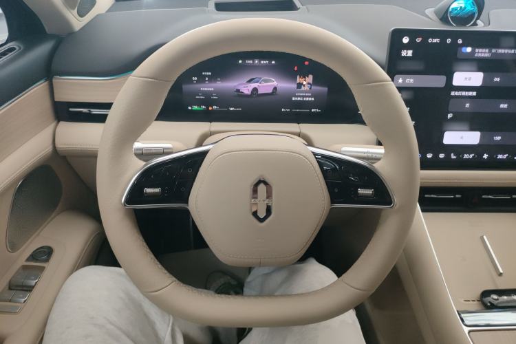 Used Hima AITO M5 2025 Extended-Range Ultra All-Wheel-Drive Version
