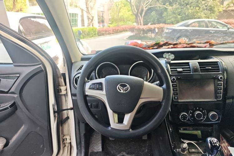 Used HYOSOW S3 2014 1.5L Comfort Version China IV Emission Standard Steering Wheel