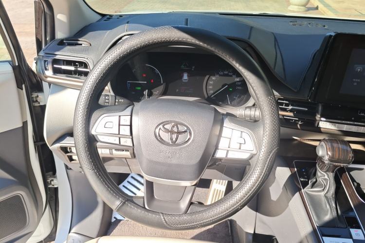 Used Toyota SIENNA 2023 2.5L Hybrid Comfort Edition Steering Wheel