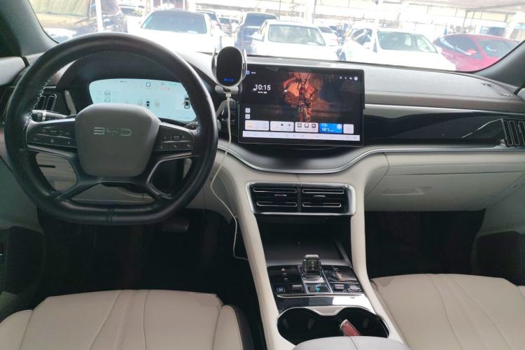 Used BYD Song PLUS New Energy 2025 EV Intelligent Driving Edition 520km Luxury Model Center Console