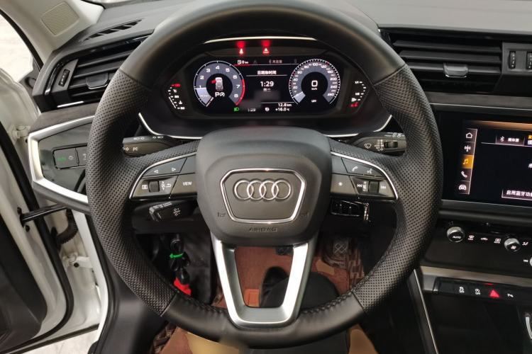 Used Audi Q3 2020 35 TFSI Ambition Dynamic Edition

