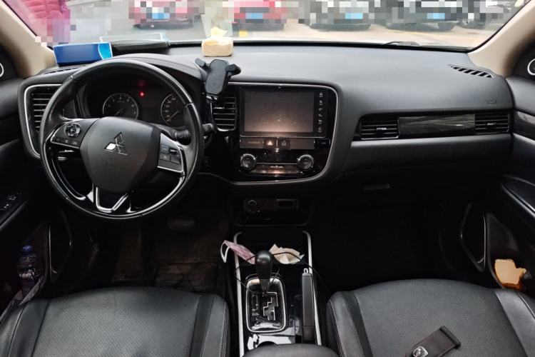 Used Mitsubishi Outlander 2018 2.0L Two-Wheel Drive Glory Edition 5 Seats