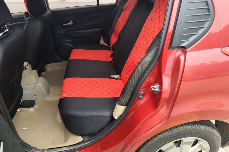 Used Venucia R50 2015 1.6L Manual Fashion Edition