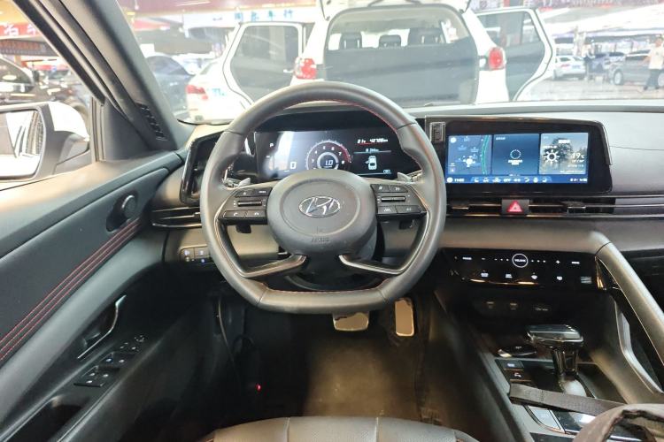 Used Hyundai Elantra 2022 240TGDi DCT LUX Prestige Edition
