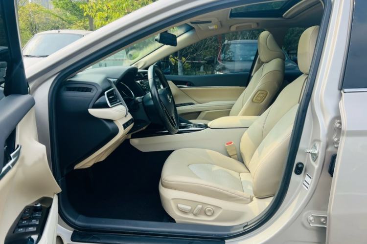 Used Toyota Camry 2019 2.0E Elite Edition China VI Standard Interior 6