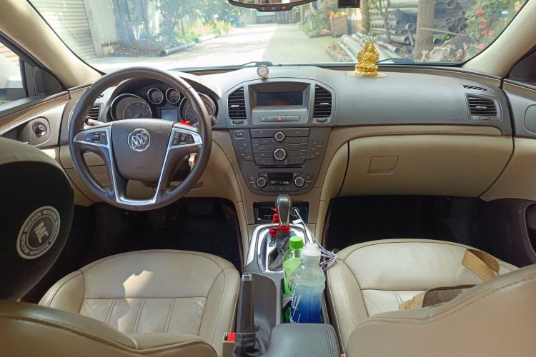 Used Buick Regal 2012 2.0L Luxury Edition Center Console