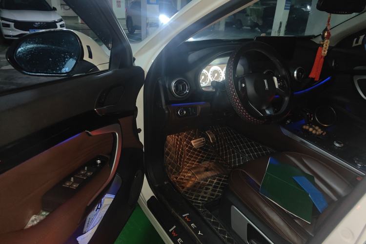 Used Wey VV7 2017 2.0T Flagship Model Driver Seat