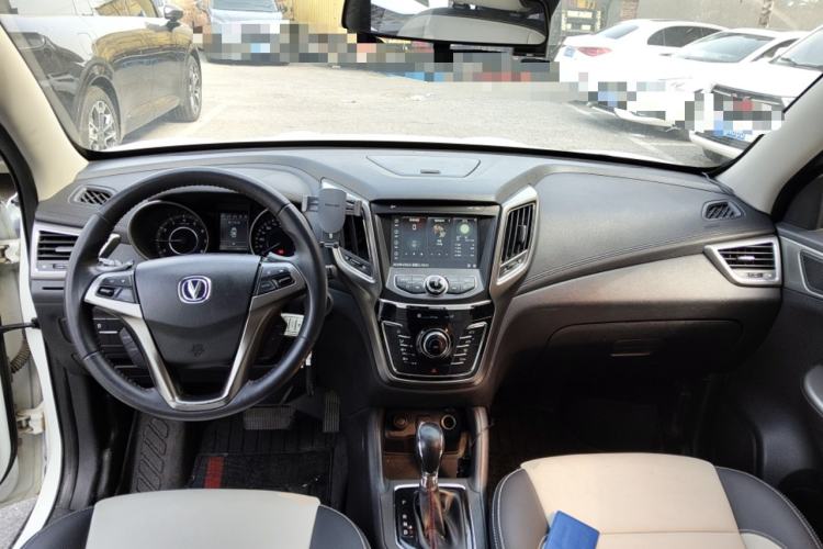 Used CHANGAN CS35 2017 1.6L Automatic Luxury Model Center Console