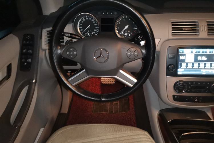 Used Mercedes-Benz R-Class 2014 R 320 4MATIC Business Model