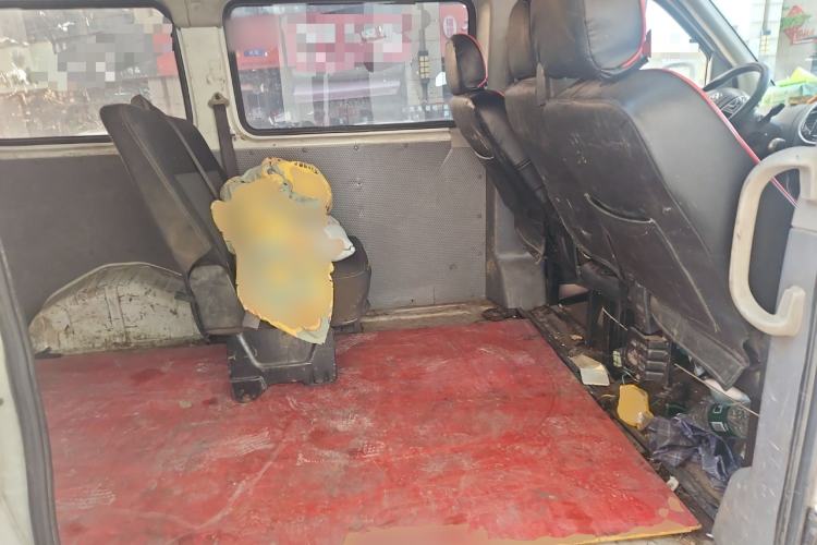 Used SAIC MAXUS Xintu V80 2019 2.5T Classic 6-Speed Manual Van Short Wheelbase Mid-Roof Design 2/3 Seats