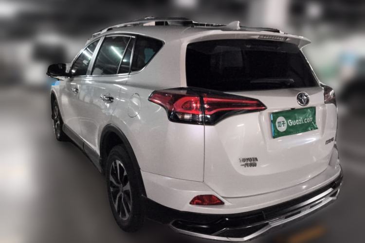 Used Toyota RAV4 2016 2.0L CVT Two-Wheel Drive Fashion Edition China V Standard