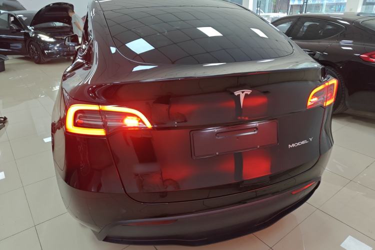 Used Tesla Model Y 2022 Rear-Wheel-Drive Version
