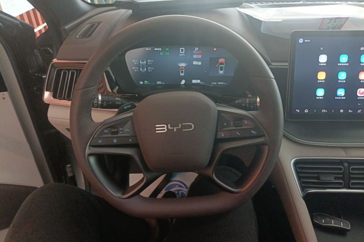 Used BYD Song PLUS New Energy 2025 EV Intelligent Driving Edition 520km Luxury Model Steering Wheel