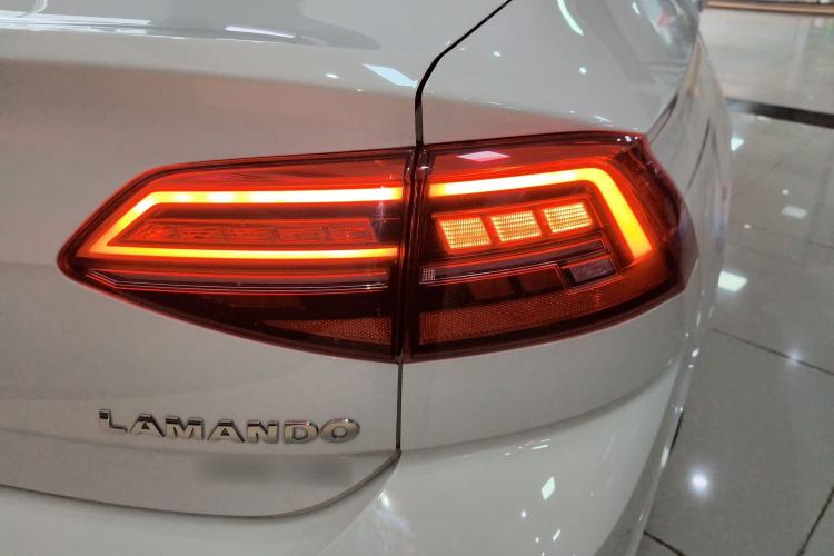 Used Volkswagen Lamando 2019 280TSI DSG Comfort Edition China V Standard Right Rear Taillight