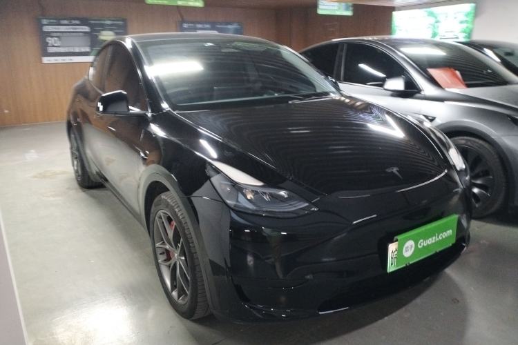 Used Tesla Model Y 2022 Rear-Wheel-Drive Version Front Right 45 Deg