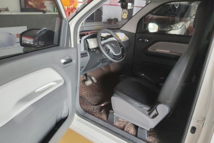 Used Wuling Hongguang MINIEV 2022 Macaron Premium Model – Lithium Iron Phosphate Driver Seat