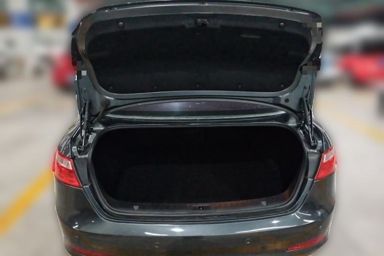 Used Bestune B70 2014 2.0L automatic luxury version
