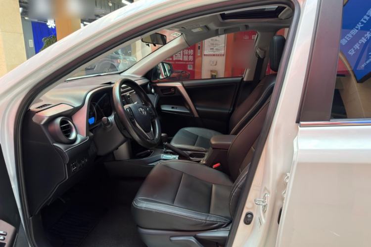 Used Toyota RAV4 2016 2.0L CVT Two-Wheel Drive Comfort Edition China V Standard