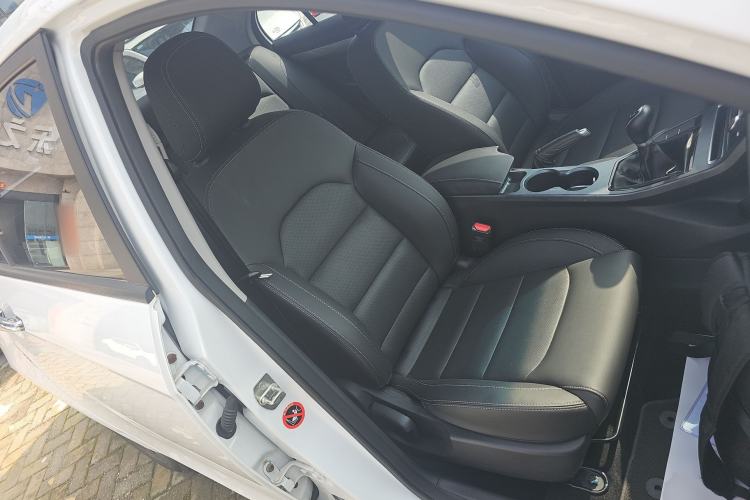 Used Geely Auto Emgrand 2019 Leading Edition 1.5L Manual Luxury Model China VI Standard