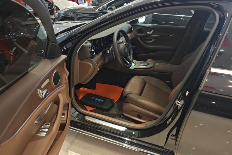 Used Mercedes-Benz E-Class 2023 Facelift E 260 L

