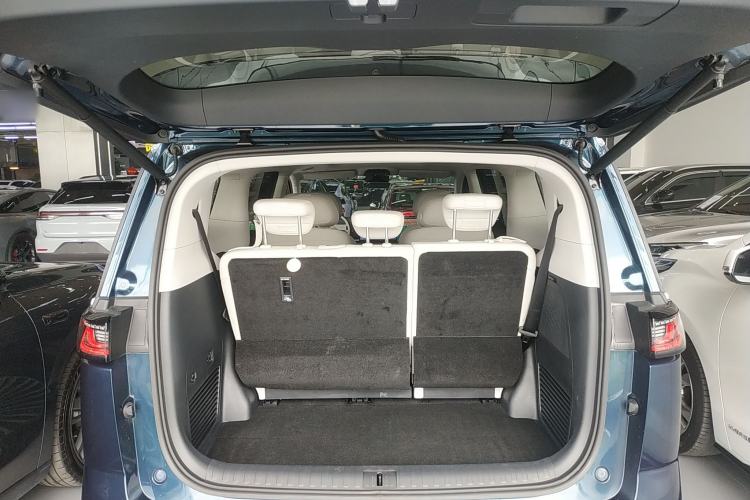 Used VOYAH Dream 2025 PHEV Four-Wheel-Drive Flagship Kunpeng Edition Trunk