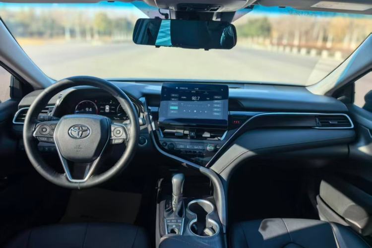 Used Toyota Camry 2021 2.5G Luxury Edition
