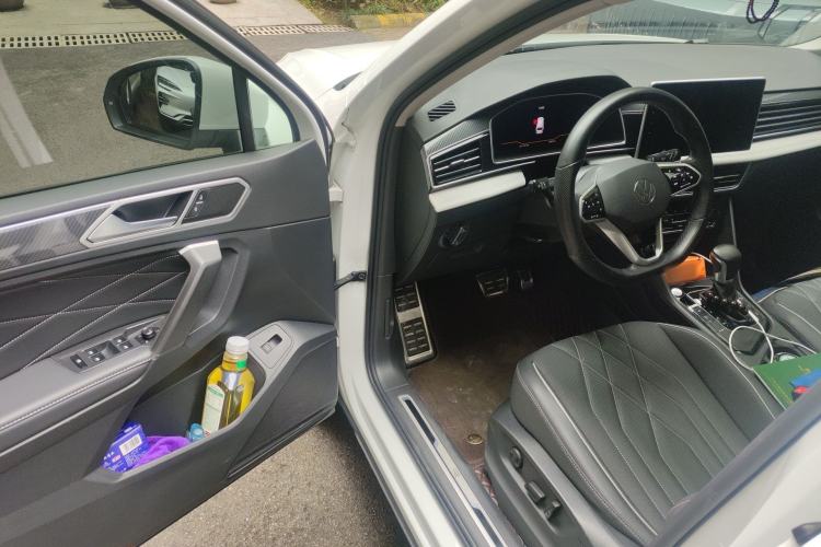 Used Volkswagen Tiguan L 2022 330TSI Automatic Two-Wheel Drive R-Line Enhanced Edition Driver Seat