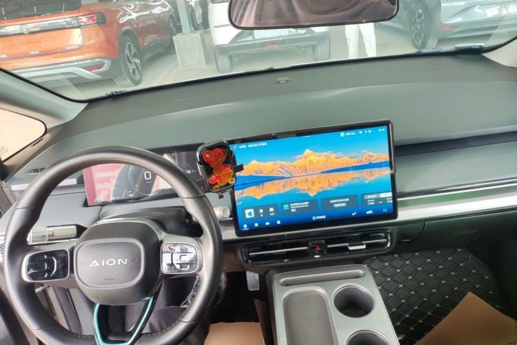 Used AION Y 2023 Plus 610 Smart Edition Ternary Lithium Center Console