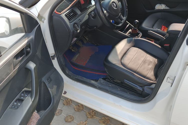 Used Volkswagen Santana 2016 1.6L Manual Fashion Edition Driver Seat