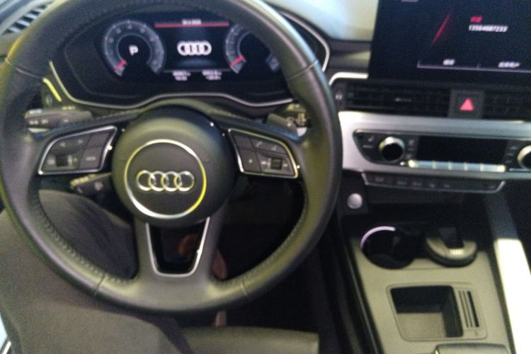 Used Audi A4L 2022 40 TFSI Luxury Dynamic Model Steering Wheel