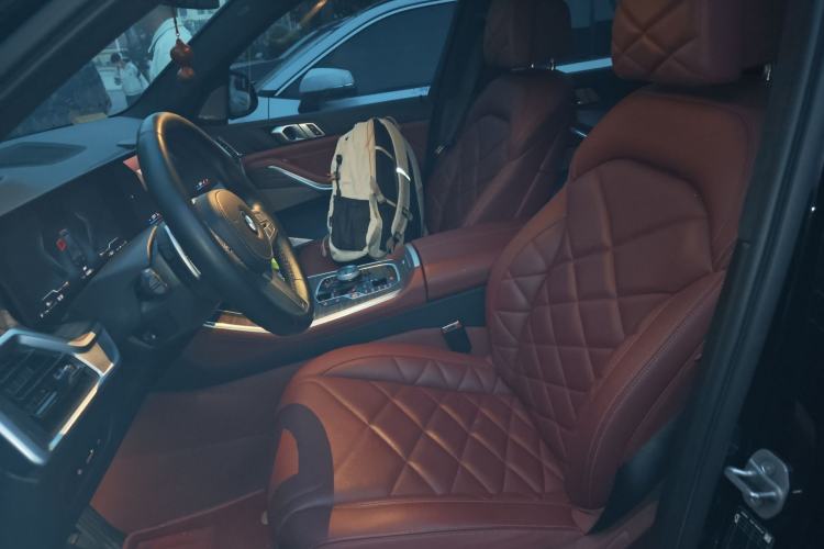 Used BMW X5 2023 xDrive 40Li M Sport Night Edition Package Left Front Seat