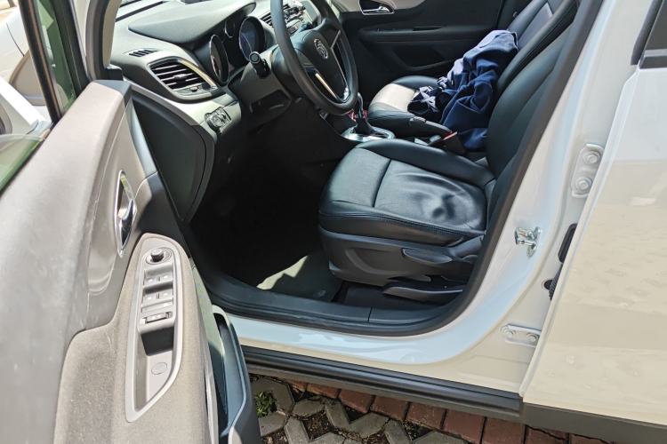 Used Buick Encore 2015 1.4T Automatic Two-Wheel Drive Urban Elite Version
