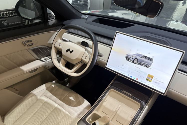 Used ONVO Luxeed L90 2025 Model—Ultra Six-Seater Version
