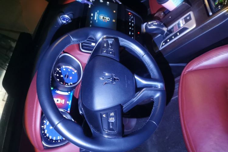 Used Maserati Ghibli 2014 3.0T Standard Edition Steering Wheel