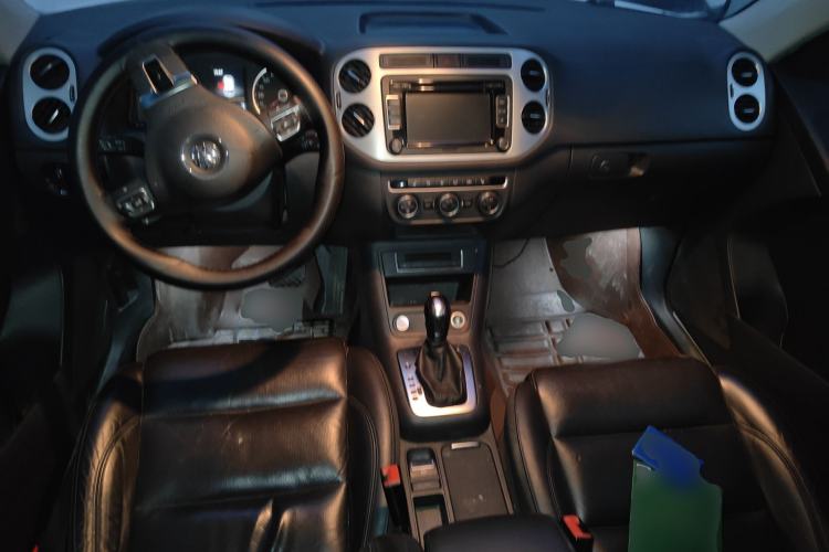 Used Volkswagen Tiguan 2015 1.8TSI Automatic Two-Wheel Drive Luxury Model Center Console